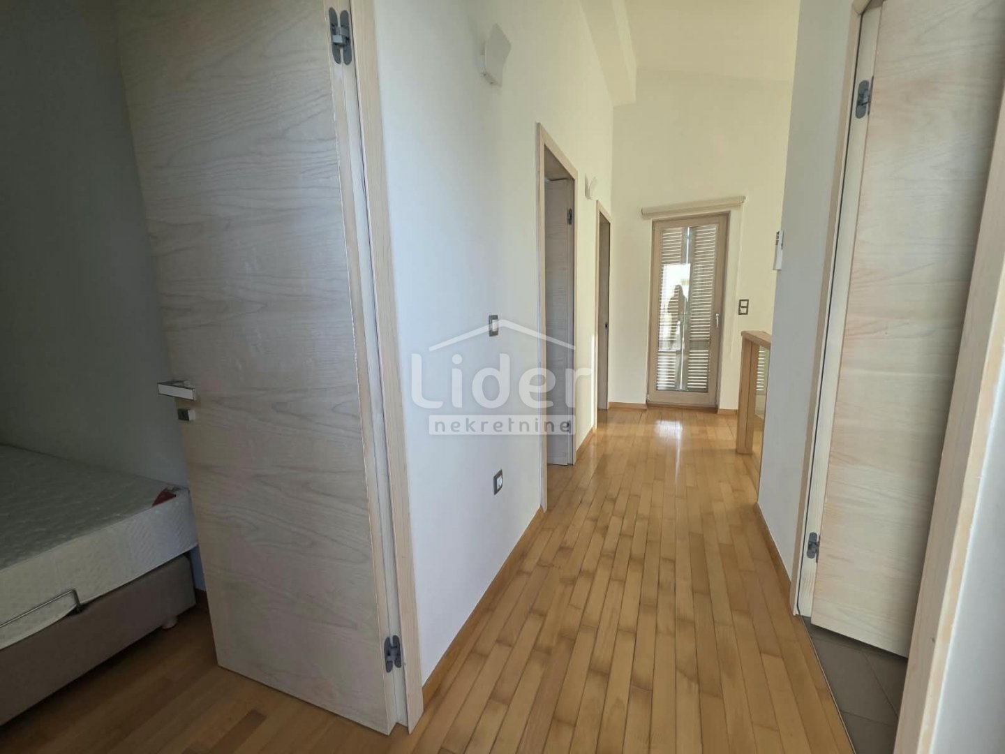 Apartma Naprodaj - Ličko-senjska Novalja