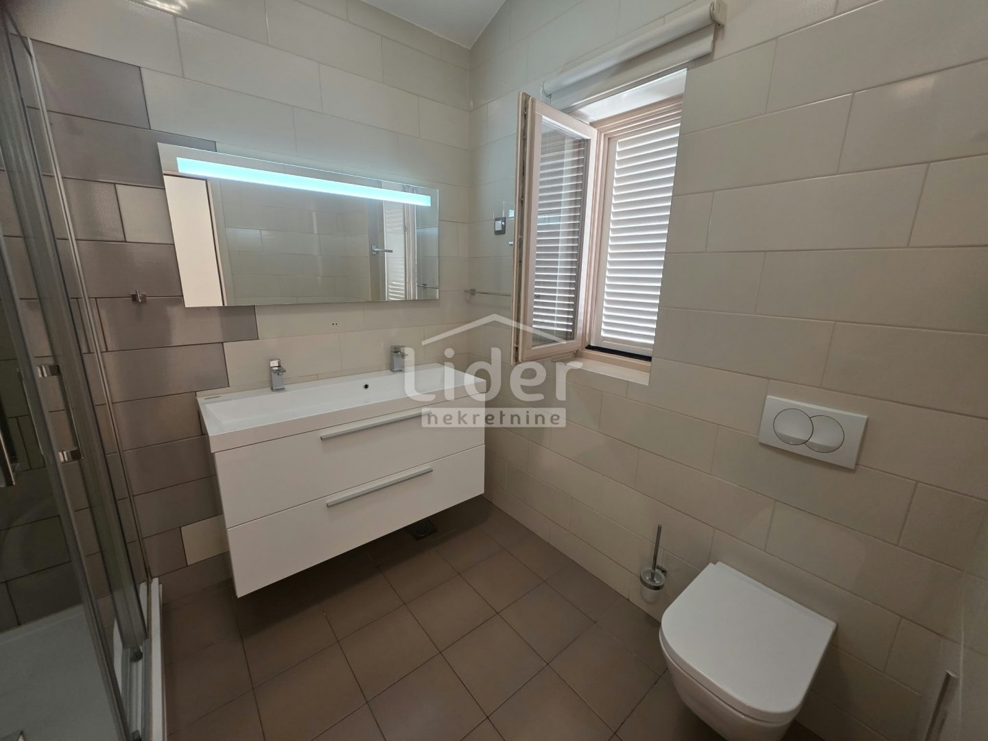 Apartma Naprodaj - Ličko-senjska Novalja