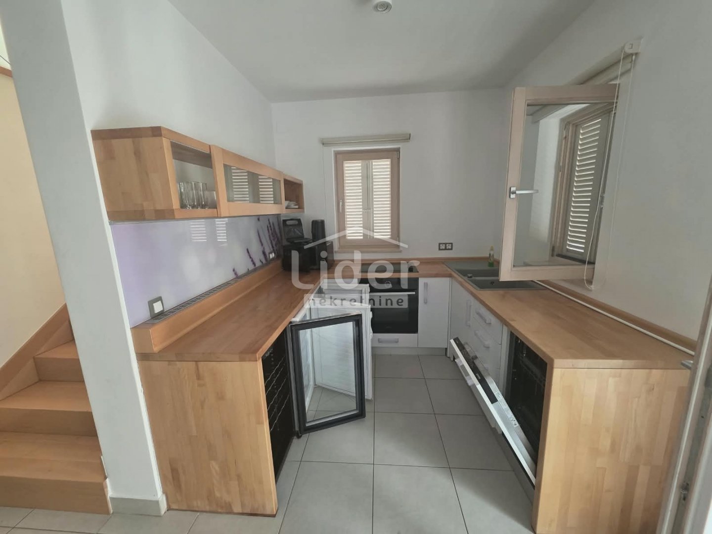 Apartma Naprodaj - Ličko-senjska Novalja
