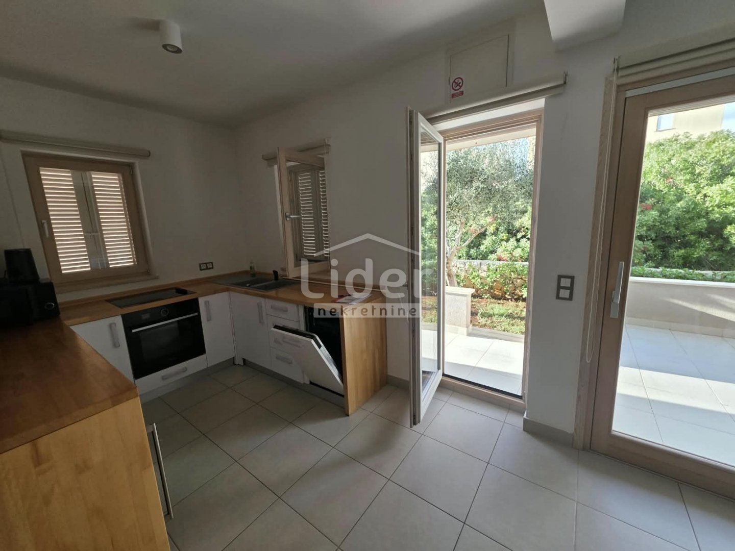 Apartma Naprodaj - Ličko-senjska Novalja