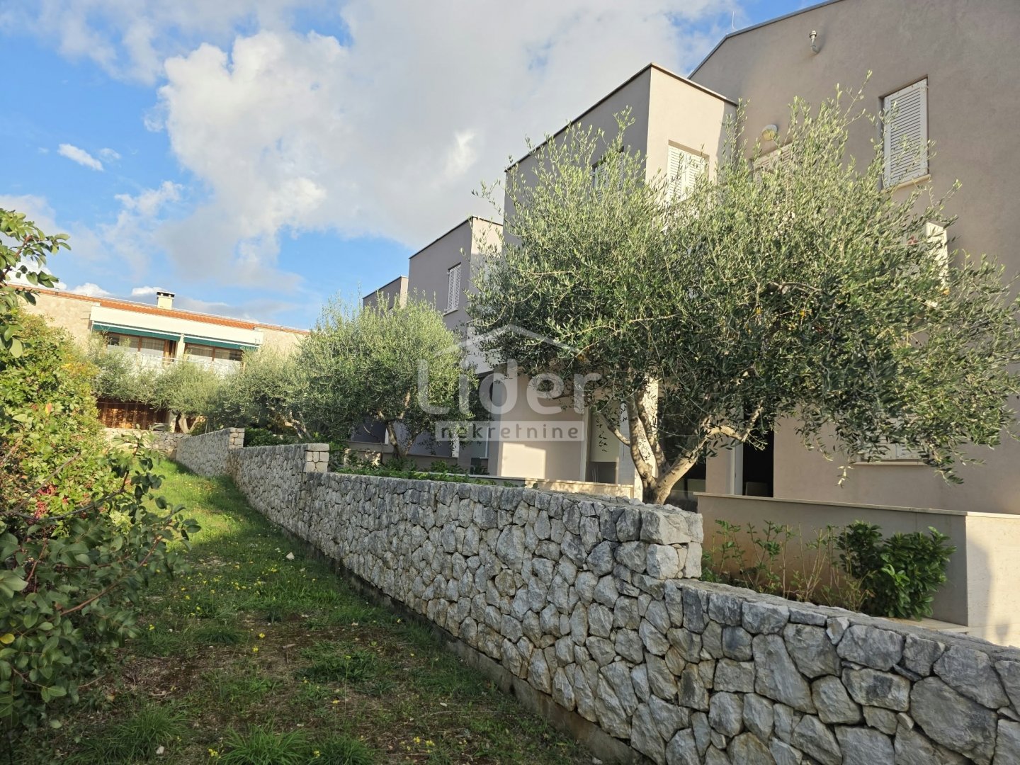Apartma Naprodaj - Ličko-senjska Novalja - foto 1/22