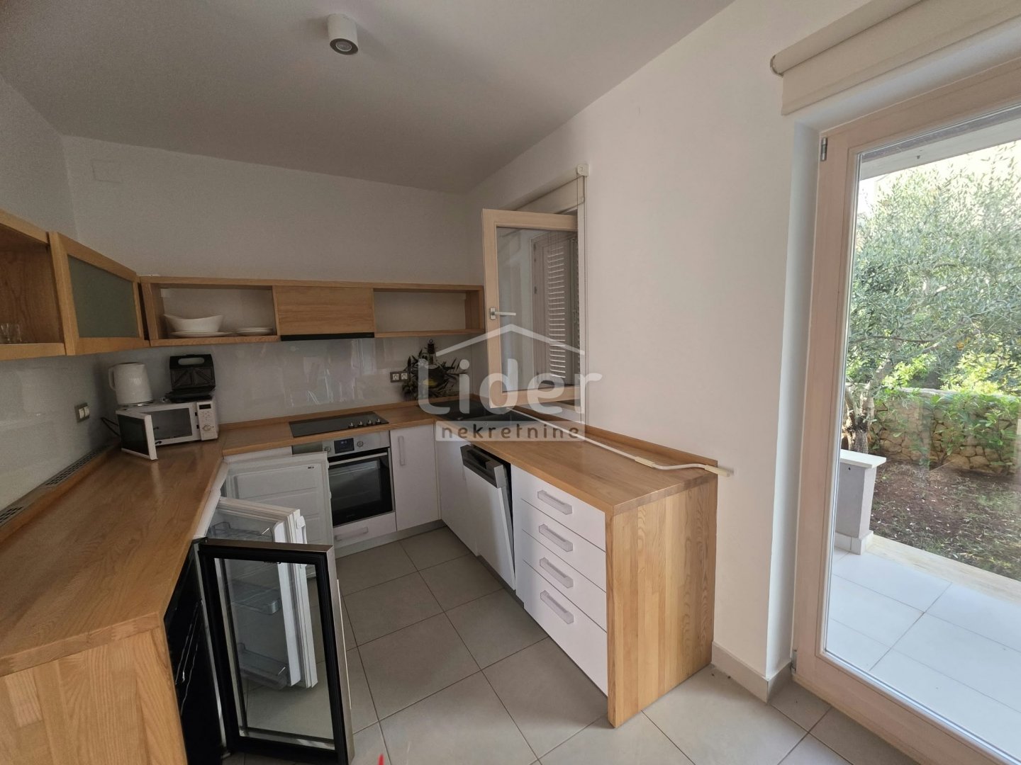 Apartma Naprodaj - Ličko-senjska Novalja