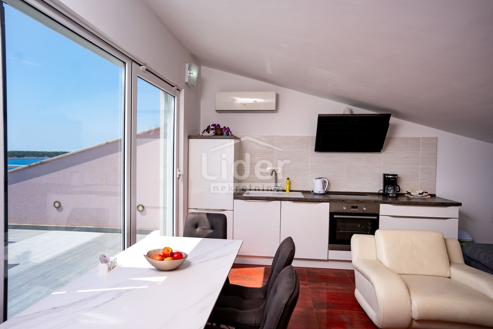 Appartement À vendre - Primorsko-goranska Barbat na Rabu