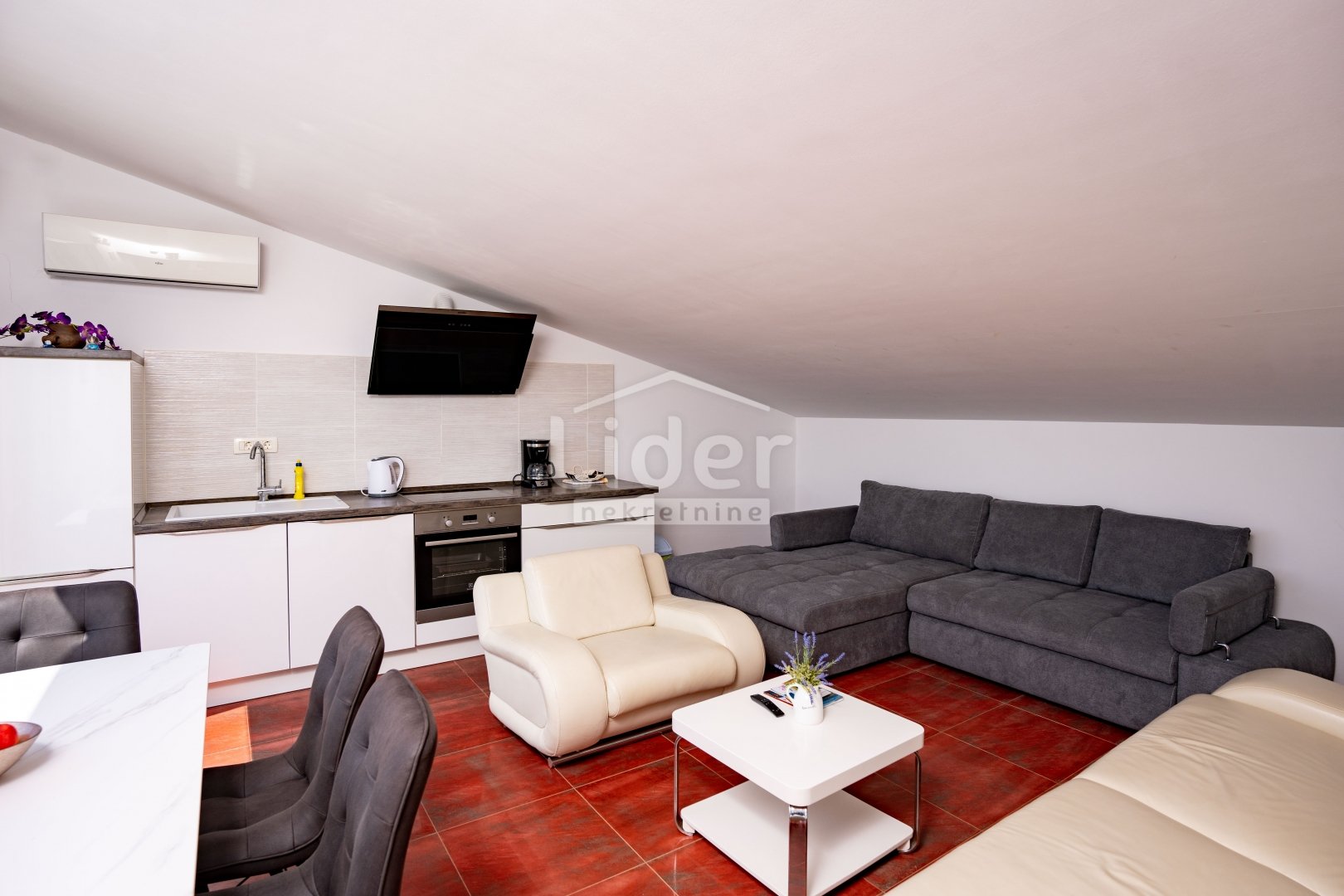 Appartement À vendre - Primorsko-goranska Barbat na Rabu