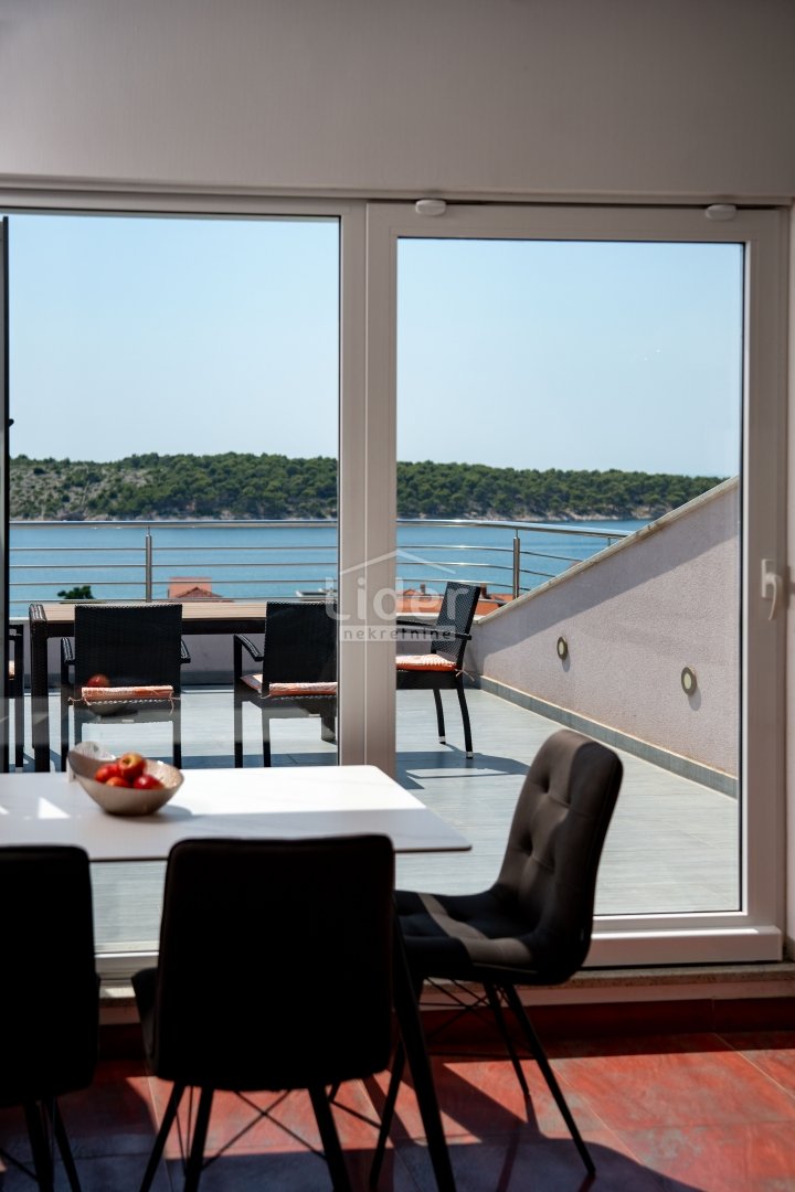 Appartement À vendre - Primorsko-goranska Barbat na Rabu