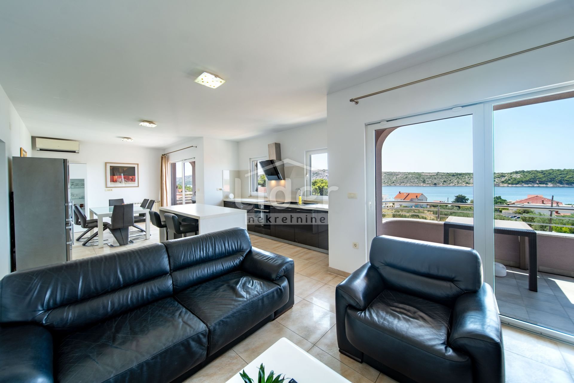 Appartement À vendre - Primorsko-goranska Barbat na Rabu