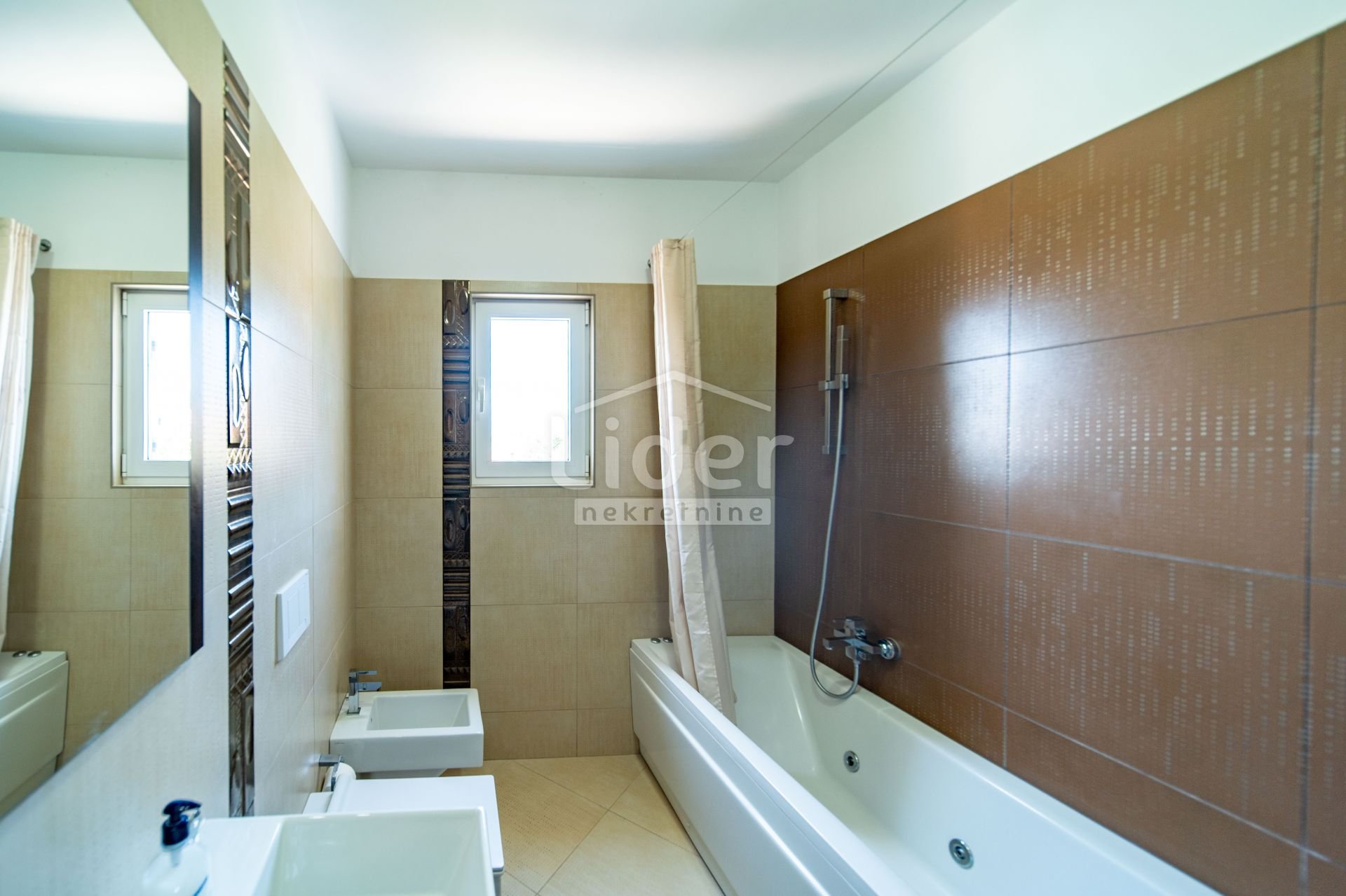 Appartement À vendre - Primorsko-goranska Barbat na Rabu