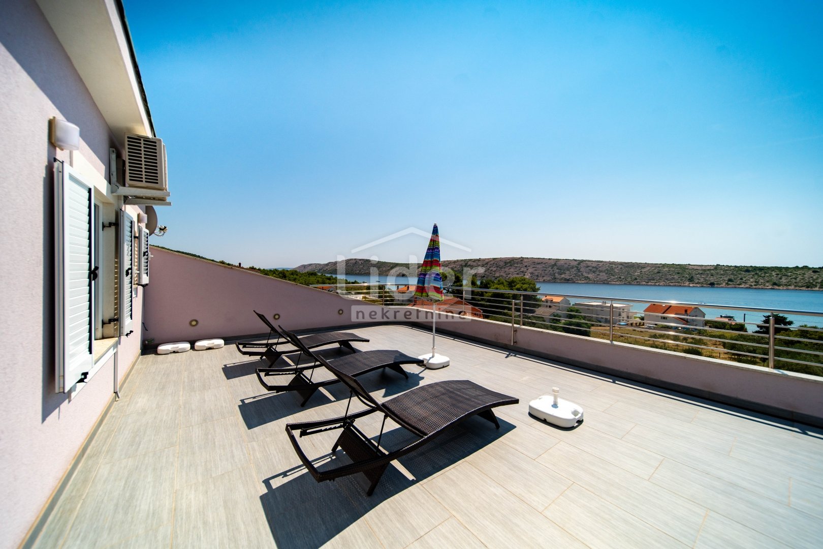 Appartement À vendre - Primorsko-goranska Barbat na Rabu