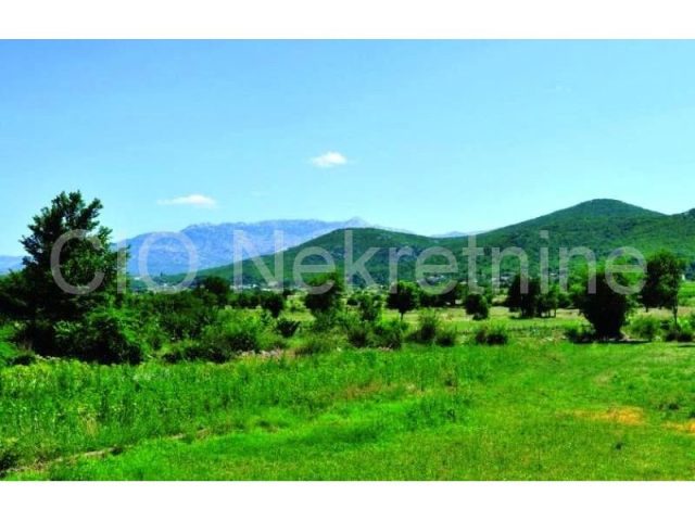 Pozemok na predaj 14775 m² – Kraj