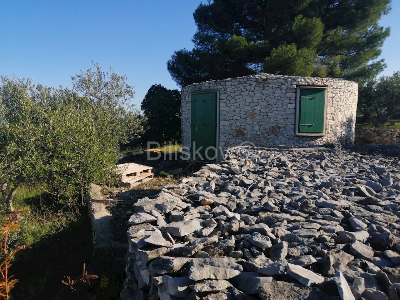 Land For sale - SPLITSKO-DALMATINSKA  SUPETAR 