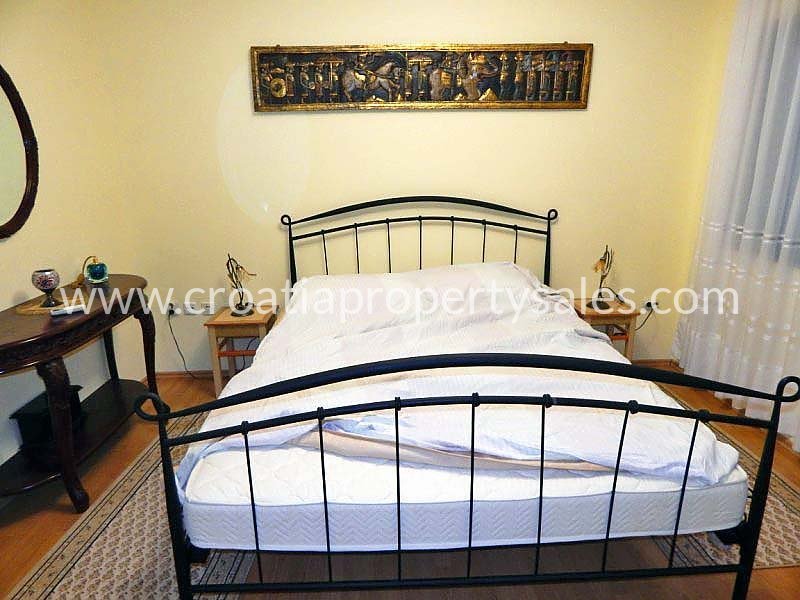 House For sale -  Split