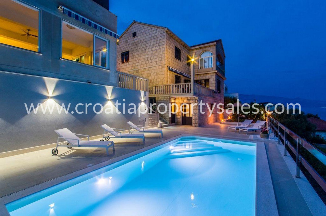 Casa In vendita -  Brac