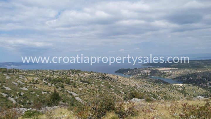Zemljište na prodaju 14400 m² – Brac