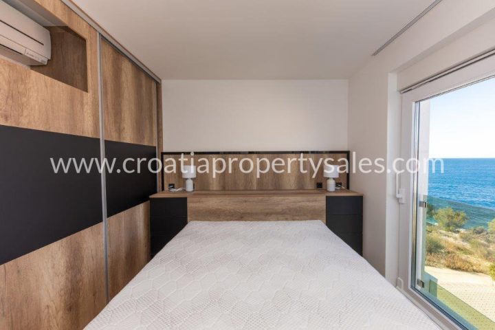 Casa In vendita - šibensko-kninska Rogoznica - foto 4/16