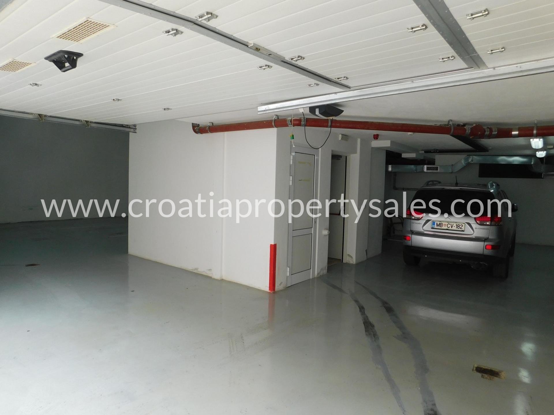 Flat For sale -  Brac