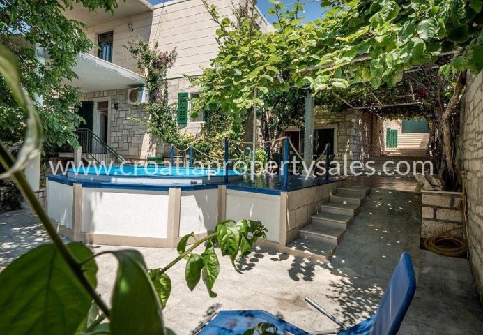 Hiša na predaj 320 m² – Brac