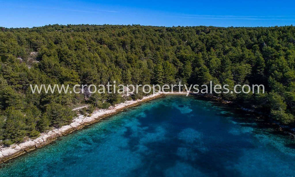 Parcela Naprodaj -  Brac