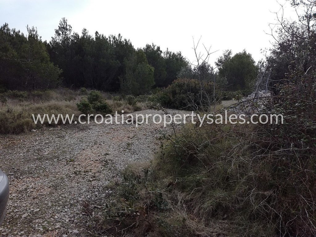 Parcela Naprodaj -  Brac