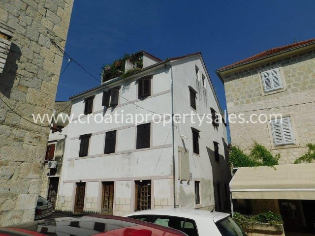 Flat for sale 90 m² – Kastela
