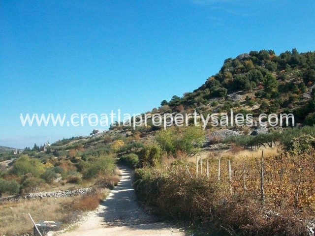 Zemljište na prodaju 3000 m² – Brac