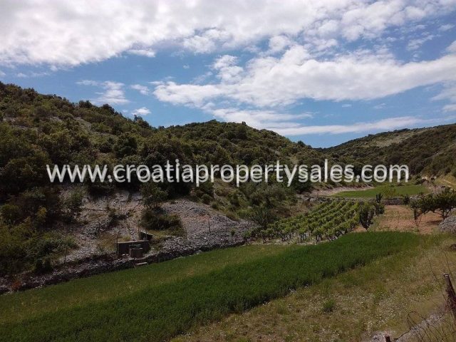 Pozemok na predaj 30350 m² – Brac