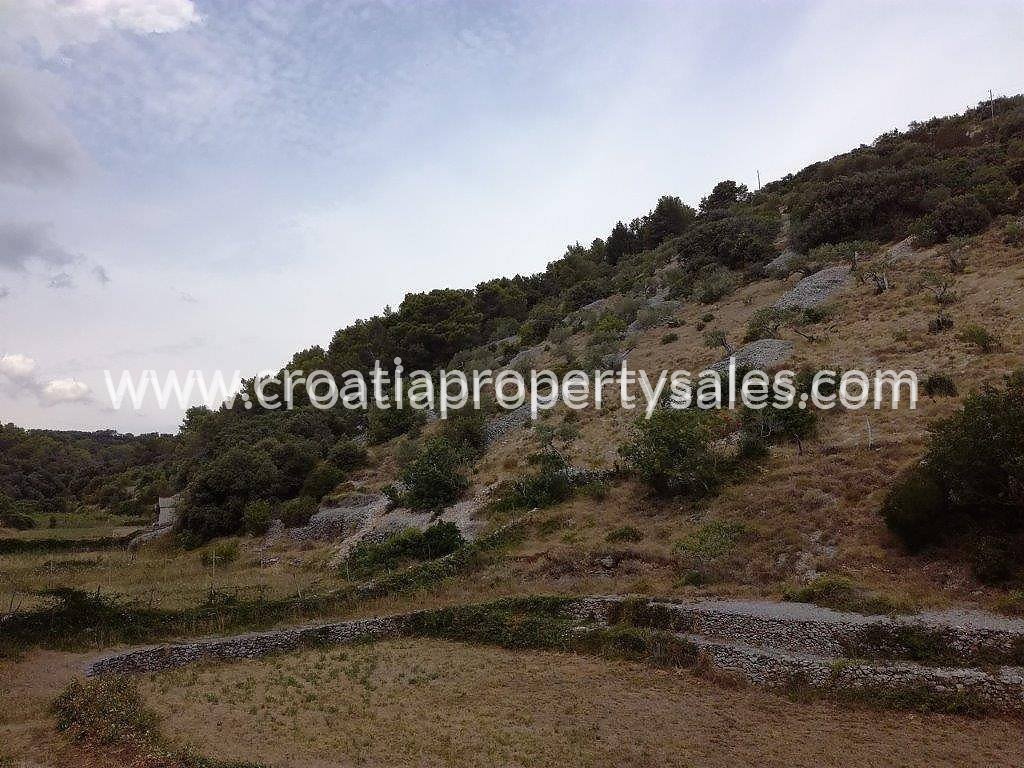 Parcela Naprodaj -  Brac
