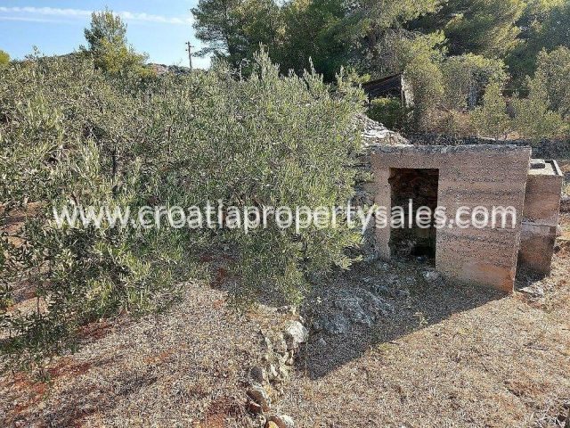 Land for sale 2350 m² – Vis
