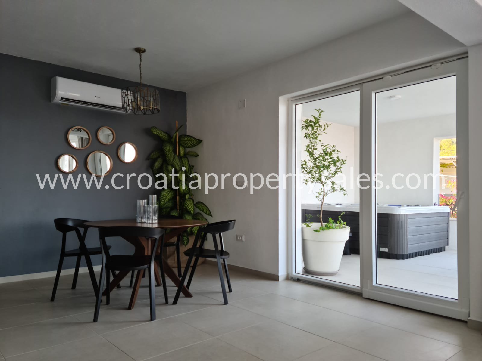 Casa In vendita -  Hvar