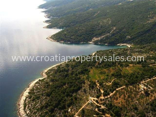 Pozemok na predaj 30500 m² – Brac