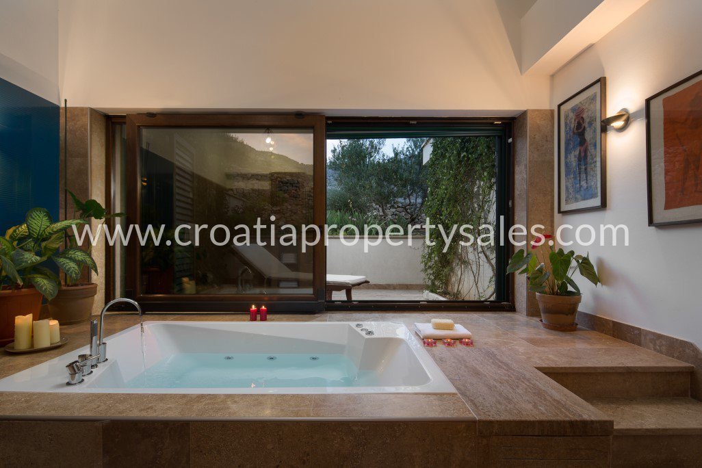 House For sale - Splitsko-dalmatinska Kaštela