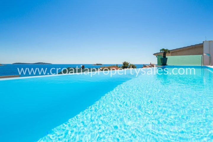 Dom na predaj 410 m² – Rogoznica