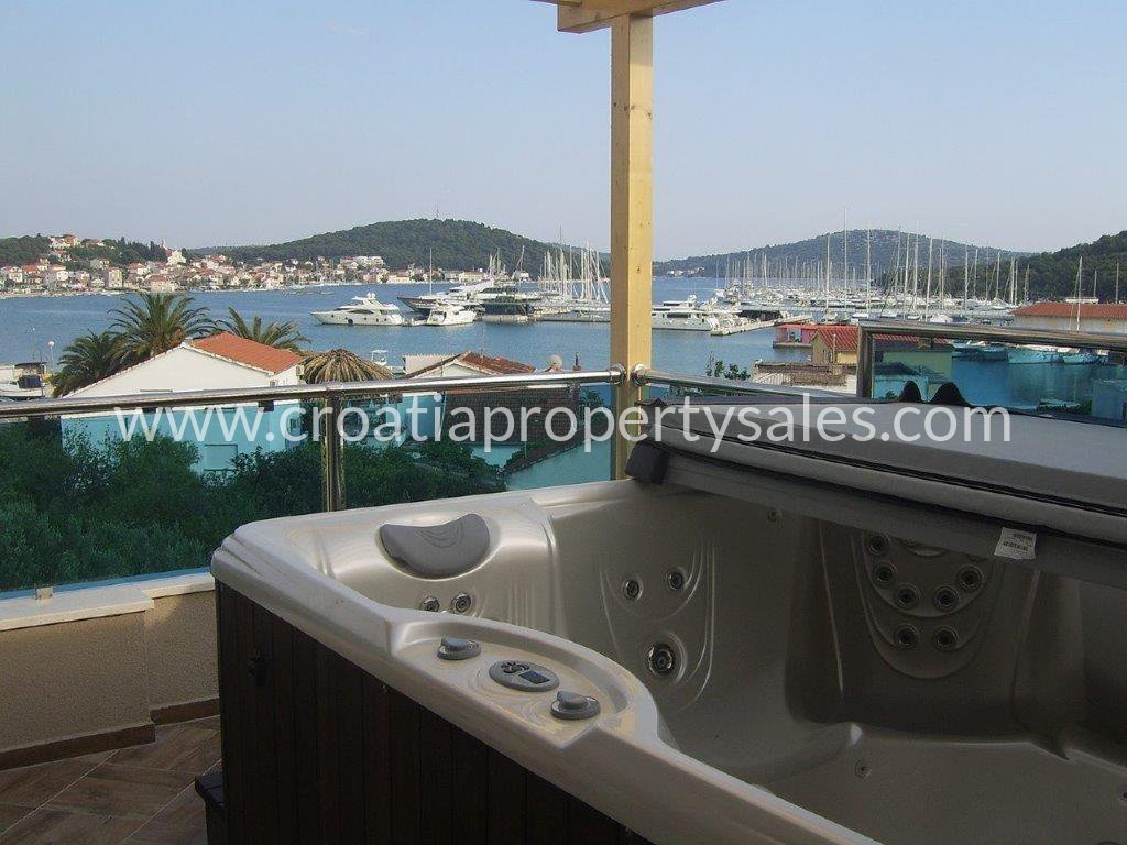 House For sale - Rogoznica - foto 1/8