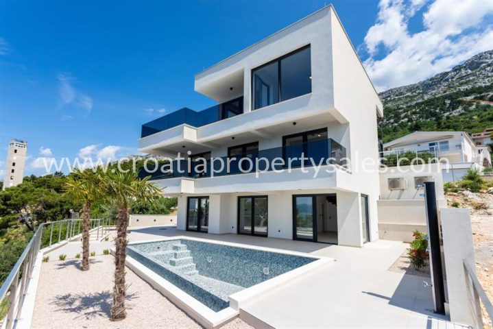 House for sale 380 m² – Makarska