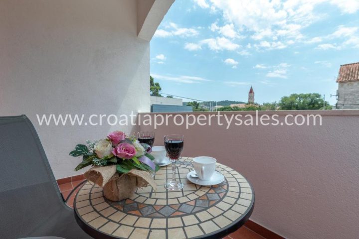 Hiša na predaj 801 m² – Trogir/Ciovo