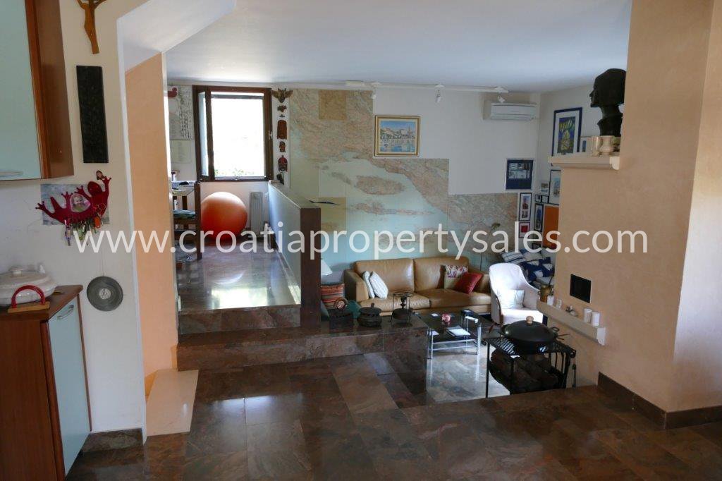 Casa In vendita -  Brac