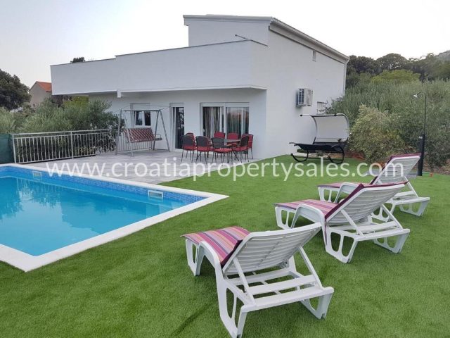 Haus zu verkaufen 160 m² – Kastela