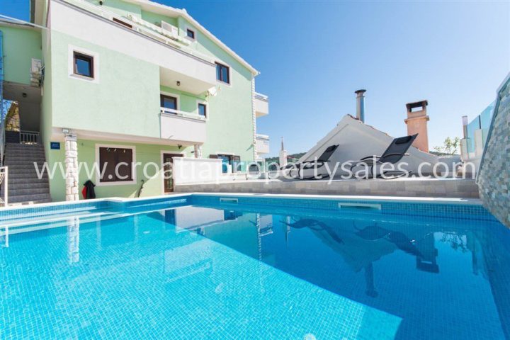 Kuća na prodaju 179 m² – Trogir/Ciovo