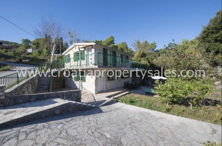 House for sale 100 m² – Solta