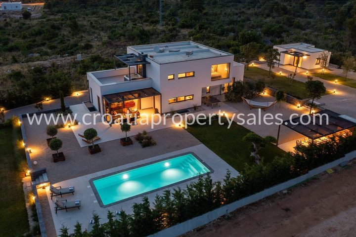 House for sale 350 m² – Sibenik
