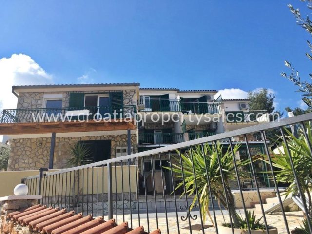 House for sale 500 m² – Solta