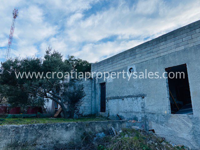 Kuća Na prodaju -  Brac