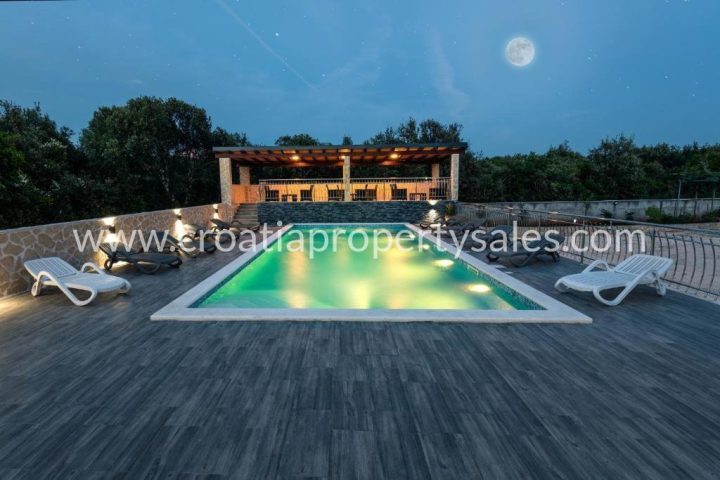 Kuća na prodaju 570 m² – Trogir/Ciovo