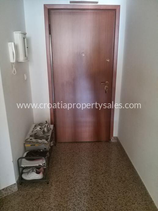 Flat For sale -  Split