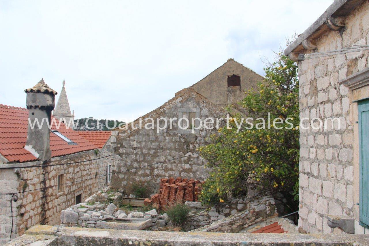 Kuća Na prodaju -  Lastovo