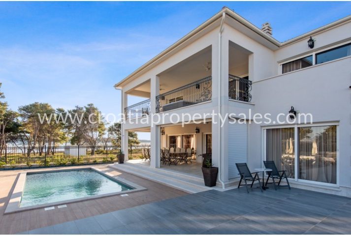House for sale 520 m² – Sibenik