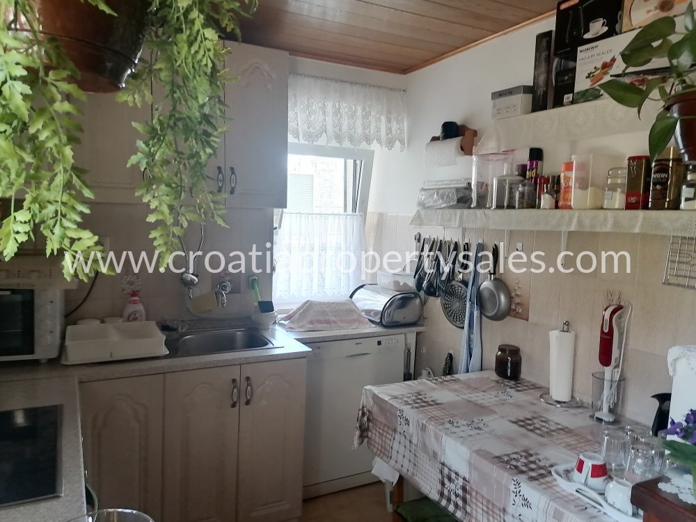 Flat For sale -  Split