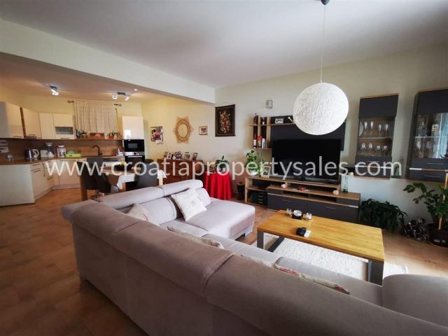 Flat For sale - Splitsko-dalmatinska Omiš - foto 5/8