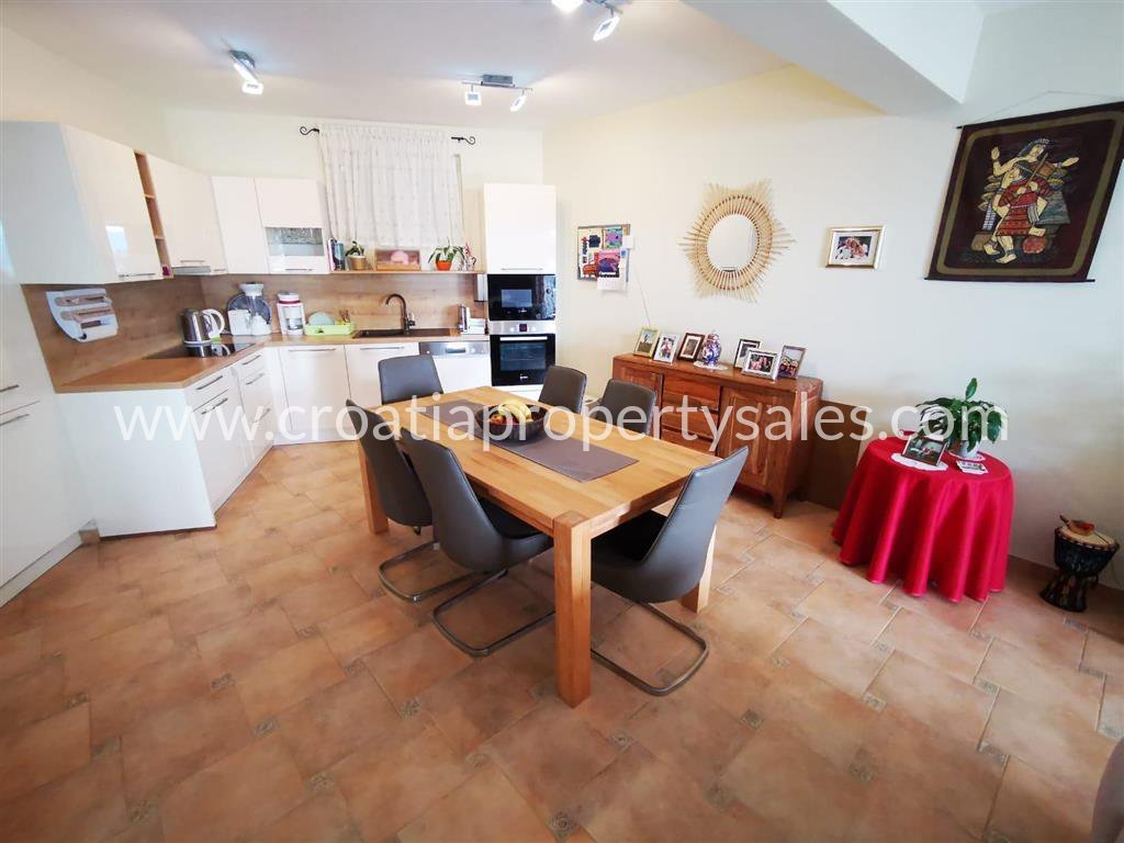 Appartement À vendre -  Omis