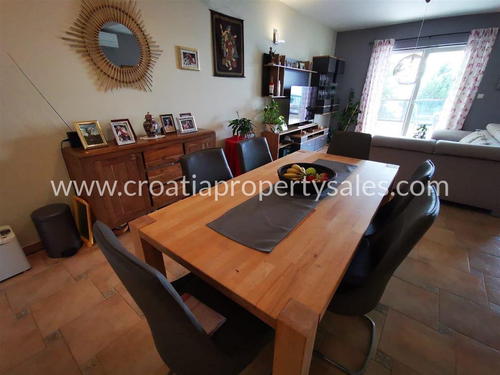 Appartement À vendre -  Omis