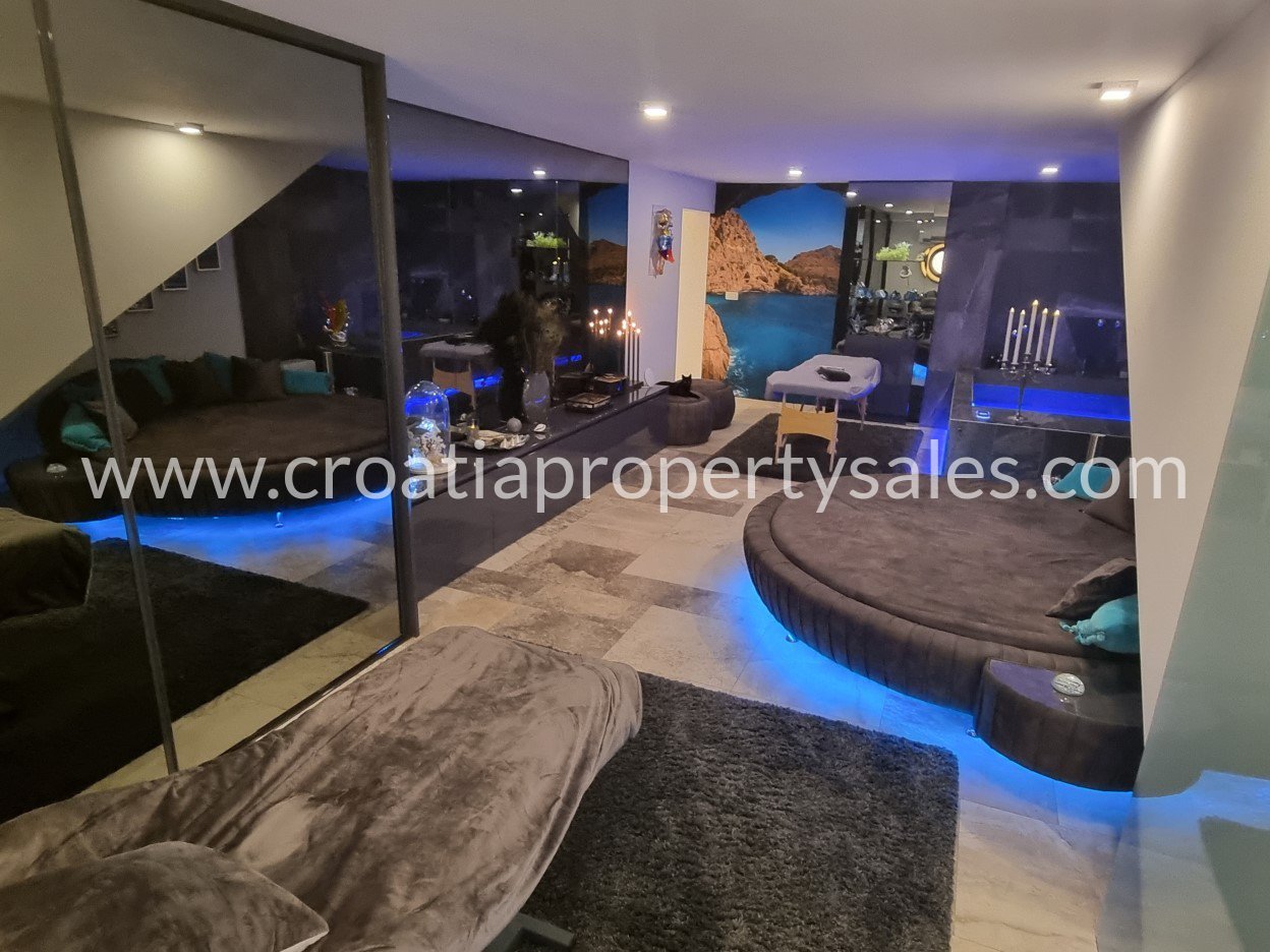 Casa In vendita -  Trogir/Ciovo